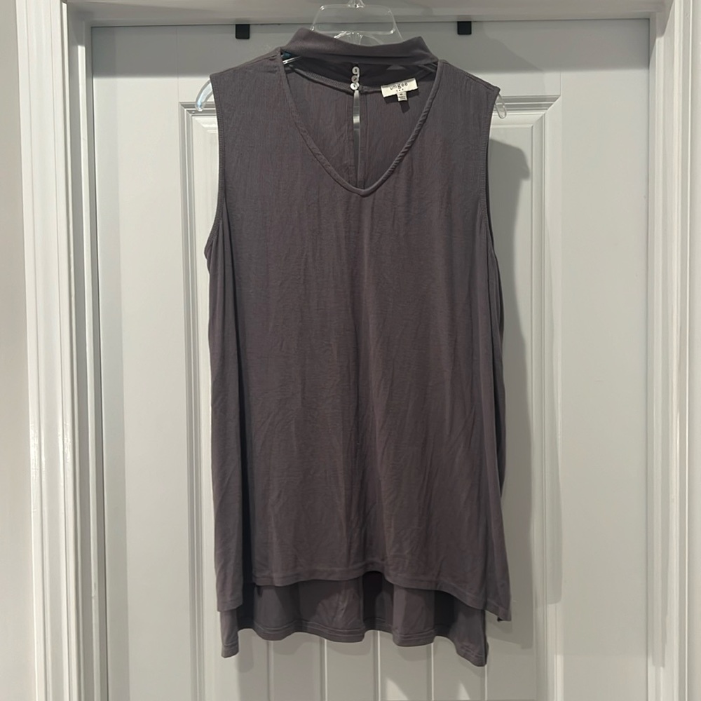 Women’s Sleeveless Top